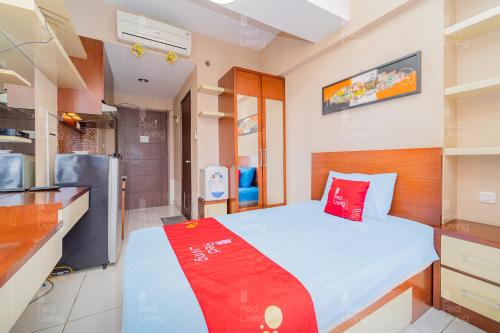 RedLiving Apartemen Easton Park Jatinangor - Rajes Room