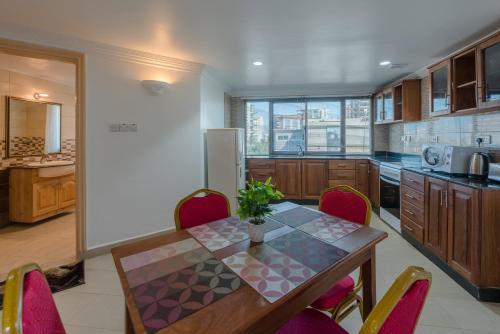 Baño, Hotel Raha Tower in Dar Es Salaam