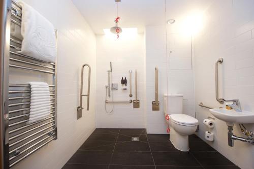 room detail thumbnail 2