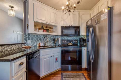 2 Master Suites - Phenomenal Views - Alpine Summit in Gatlinburg, USA