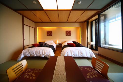 room detail thumbnail 1