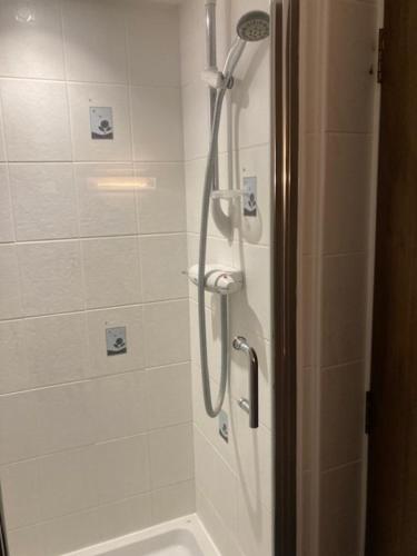 Grove House - Woodbridge - image 3