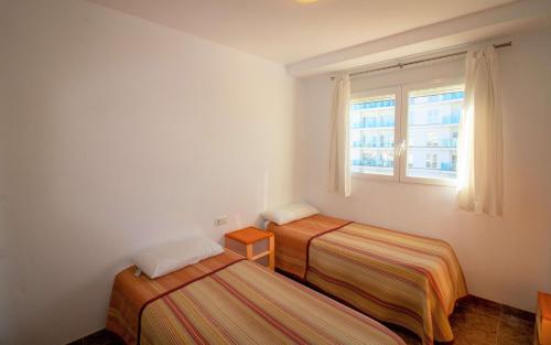 Apartment with Sea View image 2