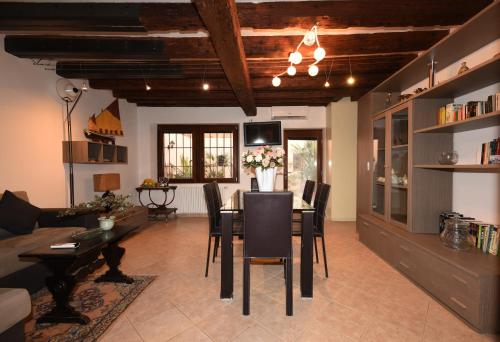 Do Pozzi Room Type - One-Bedroom Apartment