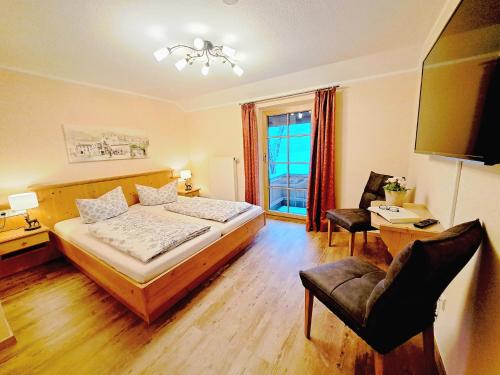 Comfort Double Room with Balcony and Lake View
