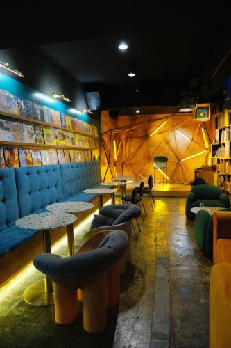 レストラン, ジャスト イン タイペイ シン イー (Just Inn Taipei (Xin Yi)) near 台北101