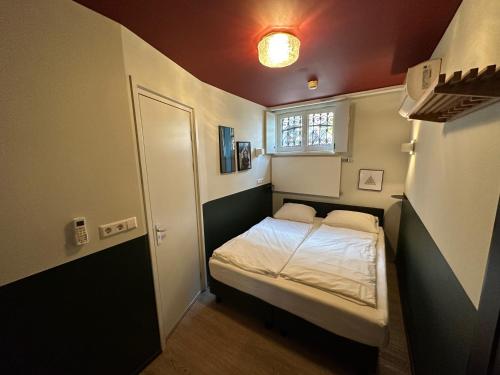 Extra Small Double Room image 8