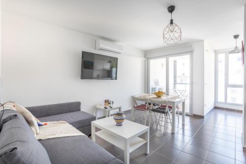 NEW JOLIETTE Comfortable Apartment well located with private parking, Marseille