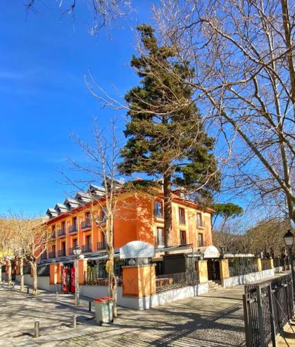 Hospedium Hotel Los Lanceros, San Lorenzo de El Escorial bei El Hoyo de Pinares