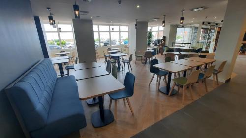 Holiday Inn Calais an IHG Hotel - main image
