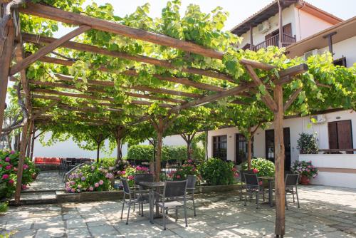 Hotel Cleopatra - image 12