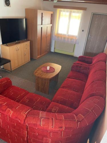 Koplietošanas atpūtas telpa ar TV, Apartmán Králiky (Apartman Kraliky) in Tajov