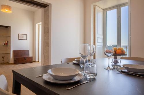 GuestHost - Ortigia Superior Sea View Apartment near Duomo 2