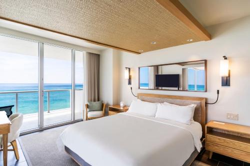 One Bedroom Oceanfront Suite King with Balcony