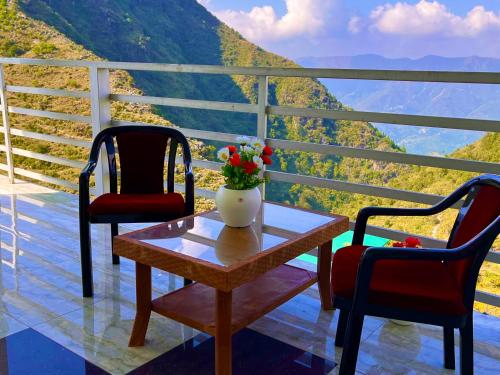 Sitara Resort, scenic mountain view rooms with balcony & terrace