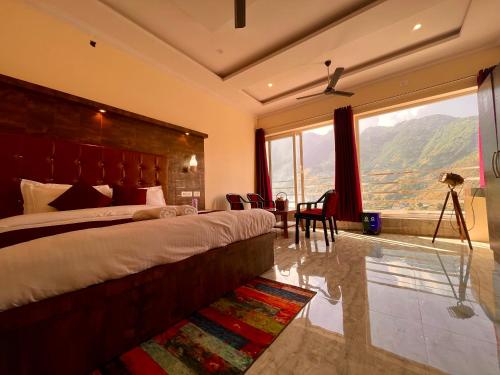 Sitara Resort, scenic mountain view rooms with balcony & terrace in Mussoorie