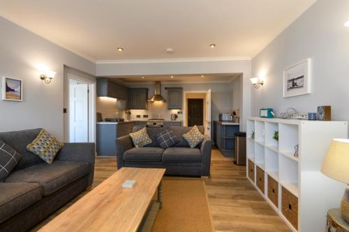 Beachcombers Apartments - image 11
