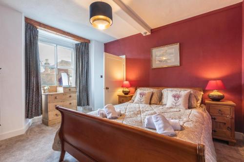 Vista exterior, Historic Spacious Central 6 BR Town House Uckfield Sussex in Uckfield