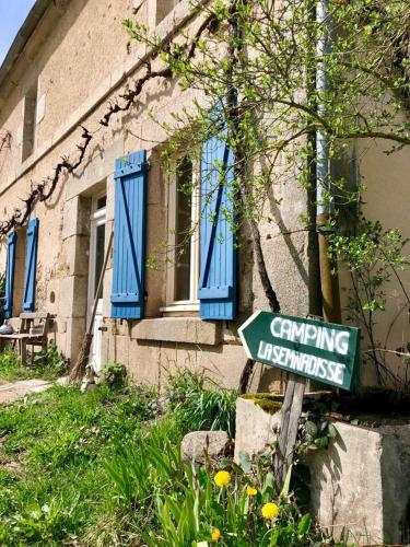 บริการและสิ่งอำนวยความสะดวก, Mobile Home auf Campingplatz mit Naturbadesee in ฌาร์นัก