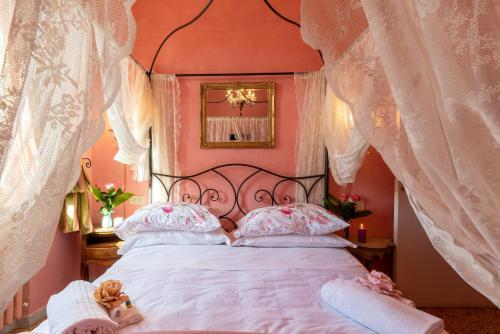 BIBI BOUTIQUE AREZZO Living Suite Rosafragola & Verdeconiglio - Via di S. Fabiano
