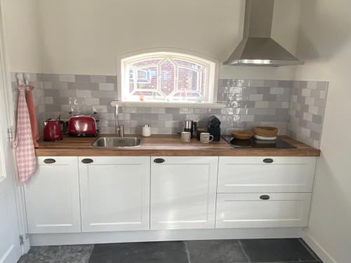 Konyha, De Porrel Polsbroek Unit met Privé Jacuzzi, Spa en Sauna (De Porrel Polsbroek Unit met Prive Jacuzzi, Spa en Sauna) in Polsbroek-Noordzijdseweg-Zuidzijdseweg