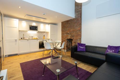Pillo Rooms Apartments - Salford, Manchester
