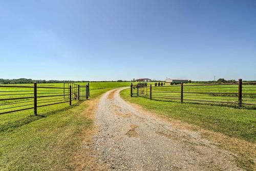 The Bunkhouse at Rolling Meadows Ranch with Grill!