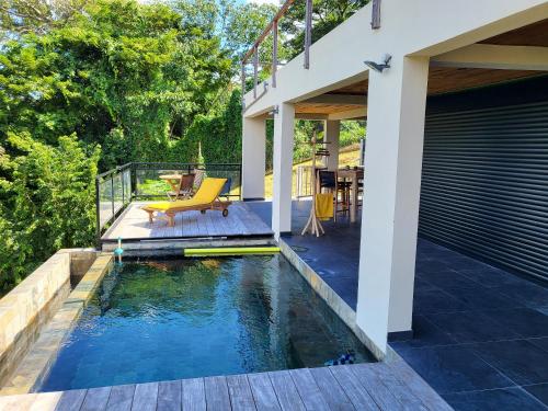 Appartement de 2 chambres avec vue sur la mer piscine privee et jardin clos a La Trinite - Location saisonnière - La Trinité