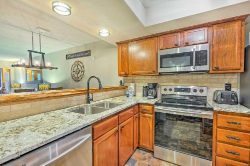 Chalet Village Upper Alpine Condo with Pool Access! - image 9