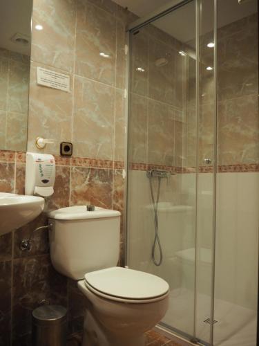 Hostal Acella - image 11