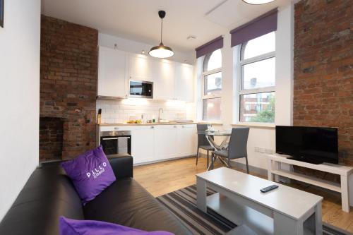 Pillo Rooms Serviced Apartments - Salford Manchester