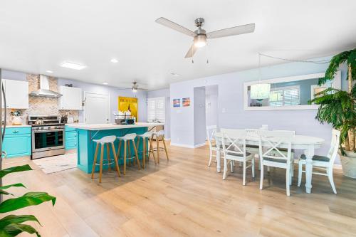 Sandy Beach Retreat in Oceanside, USA