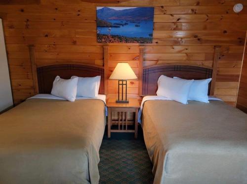 Room with 2 Double Beds with Garden View