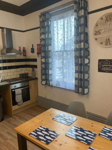 Lovely 2 Bed Sea Front apartment @ 10A George Street in Nordvästra Ryde