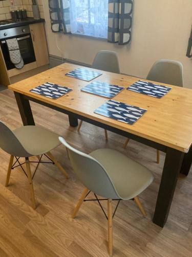 Lovely 2 Bed Sea Front apartment @ 10A George Street in Nordvästra Ryde