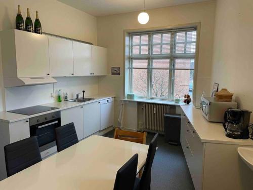Facilities, Cozy 4-Bedroom Apartment Aalborg in Ogadekvarteret