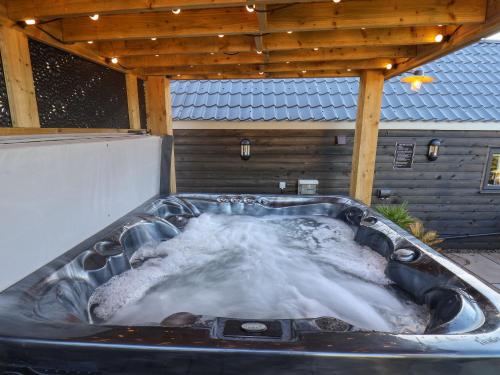 A szálláshely kívülről, Foxes Den in Riggs Head