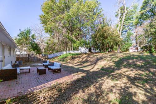 Fully Renovated In Buena Vista Near WFU & Downtown in Winston-Salem, USA