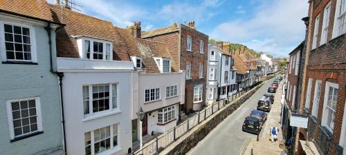 Kilátás, The Tuck Away, Central Old Town with Parking in Hastings
