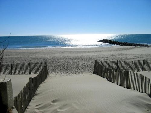 2 APPARTEMENTS A CARNON PLAGE LES PIEDS DANS L EAU ENTRE LA GRANDE MOTTE ET PALAVAS