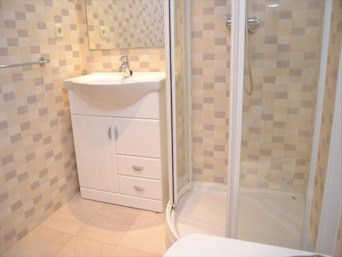 Three-Bedroom Apartment image 4