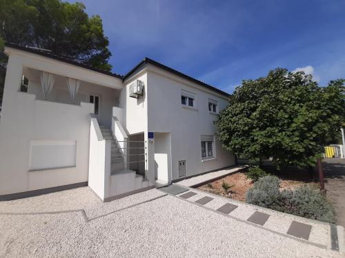 Apartman Bunarić (Apartman Bunaric) in Vir
