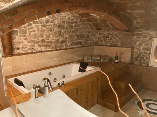 Suíte Sant Sebastià con jacuzzi, sauna y jardín