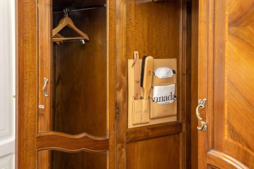 Hotel Canada - image 4