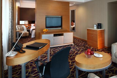 room detail thumbnail 2