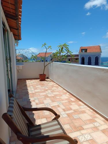Triple Room with Balcony room in Casa Almeida