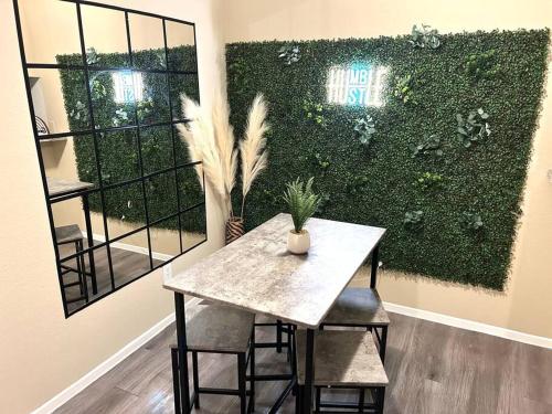 Medical Center Luxury King Suite