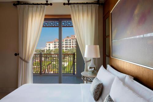 St.Regis Sea view Suite, 1 Bedroom Suite, 1 King