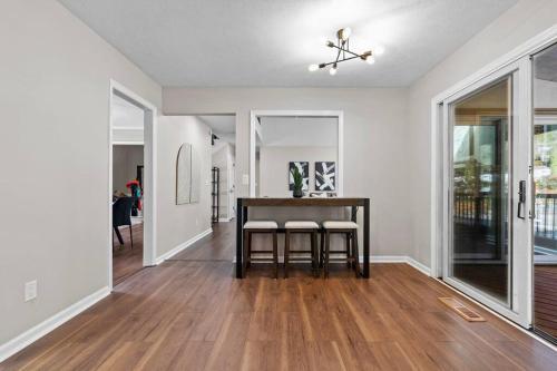 Southern Pines Getaway with Pool & Movie Theater! in Southern Pines (Észak-Karolina)