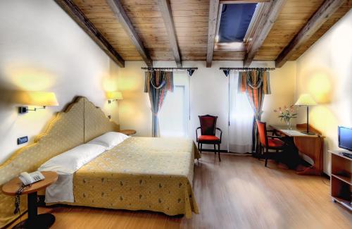 1 queen bed